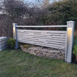 Декоративный забор с фонарями