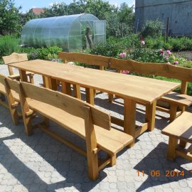 Стол со скамейками